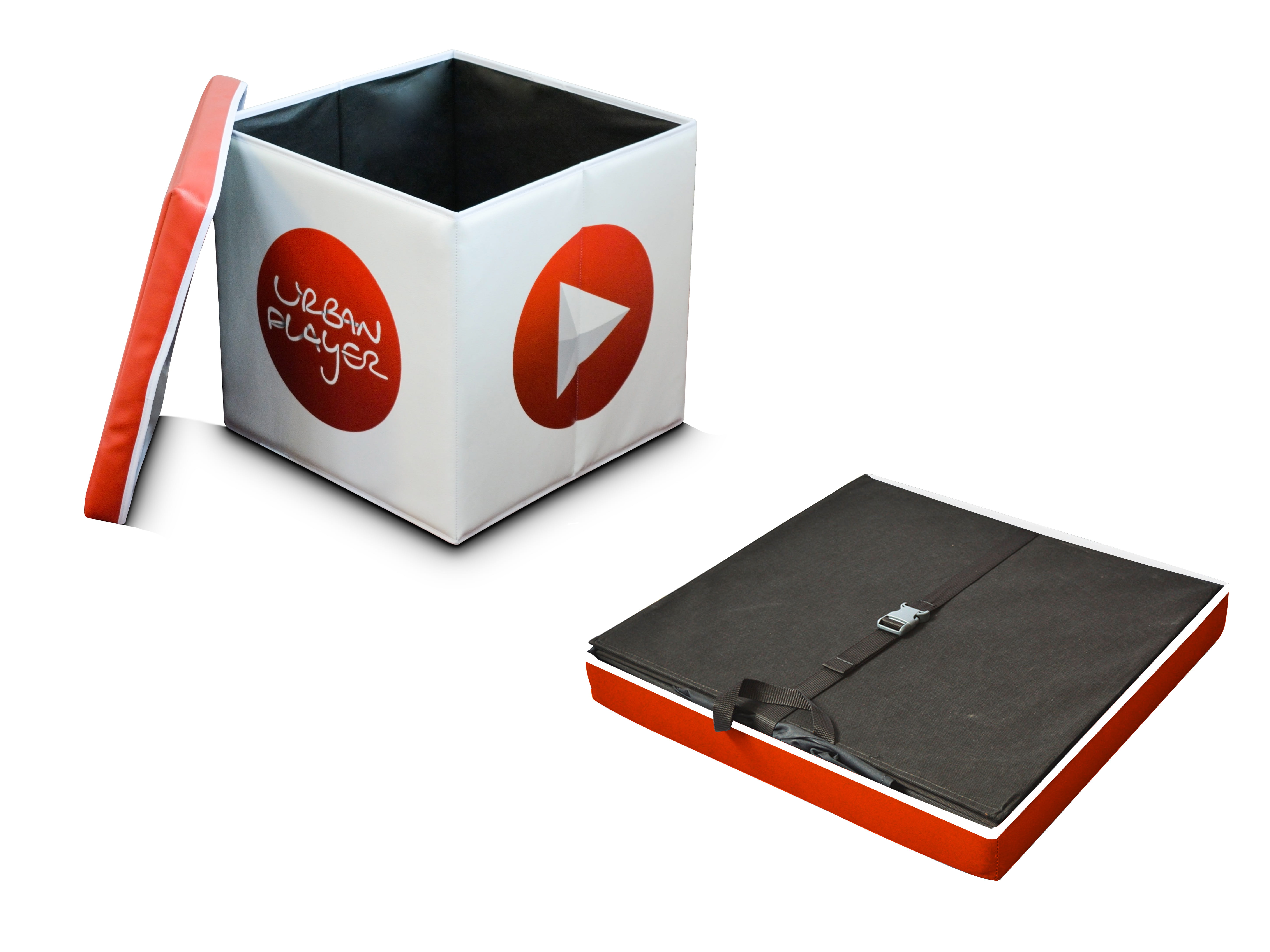 Sitzwürfel Origami Gefaltet von ENTDECKER, faltbar, rot-weiße Farben, mit Urban Player-Logo.