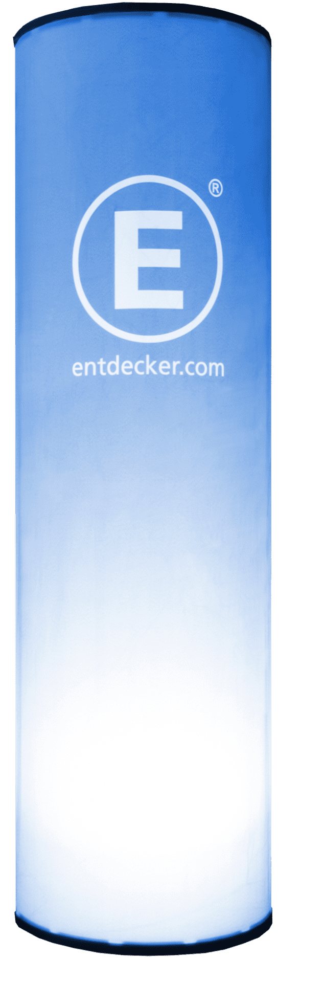 Beleuchteter Messestand mit runder Form, versehen mit dem Logo von ENTDECKER und einer blauen Farbverlauf-Hintergrund.
